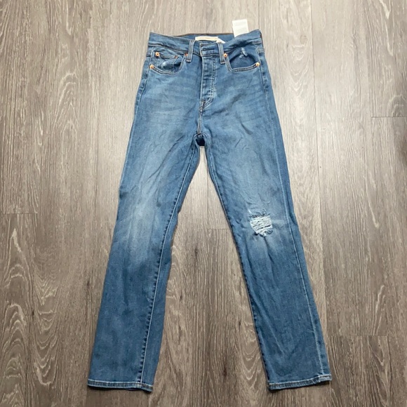 Levi’s Wedgie Straight Leg Jean - Picture 1 of 8